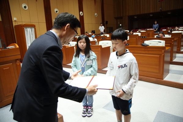 '천왕초 3-빛누리 청소년의회체험교실' 게시글의 사진(3) 'U02A0370.JPG'