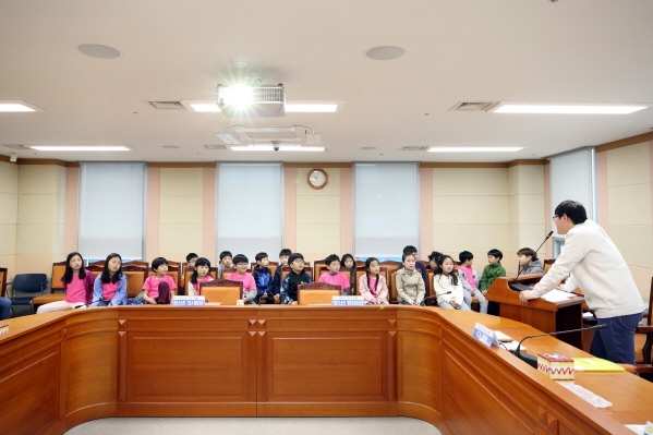 '개봉초 3-9 청소년의회체험교실' 게시글의 사진(2) '크기변환_U02A6947.JPG'