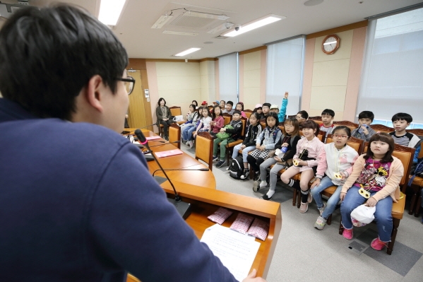 '천왕초 3-해누리반 청소년의회체험교실' 게시글의 사진(3) '크기변환_U02A5834.JPG'