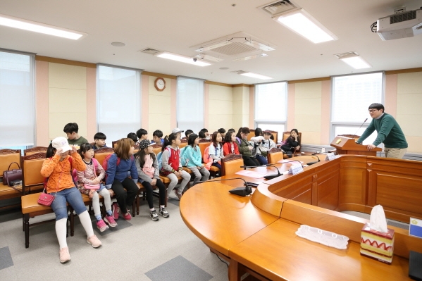 '개웅초 3-2 청소년의회체험교실' 게시글의 사진(3) '크기변환_U02A4666.JPG'