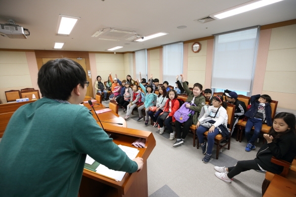 '개웅초 3-2 청소년의회체험교실' 게시글의 사진(5) '크기변환_U02A4673.JPG'