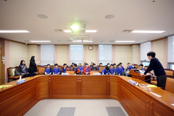 '세곡초3-1 청소년의회체험교실' 게시글의 사진(2) '크기변환_U02A4422.JPG'