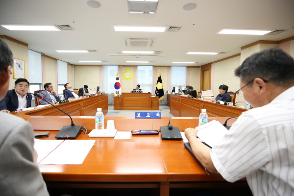 '복지건설위원회 추가경정예산안 예비심사' 게시글의 사진(8) '크기변환_김희서,박종현,박칠성,정대근,김명조,곽윤희 (1).JPG'