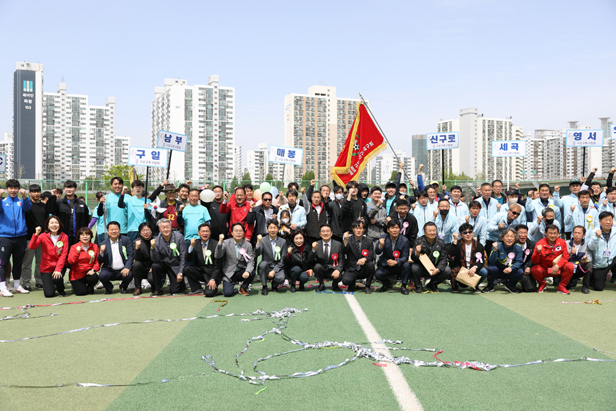 '구로구청장배 축구대회' 게시글의 사진(1) '곽윤희, 변정열, 양명희, 김철수_민, 방은경, 최태영, 김철수_국, 전미숙, 김미주.jpg'