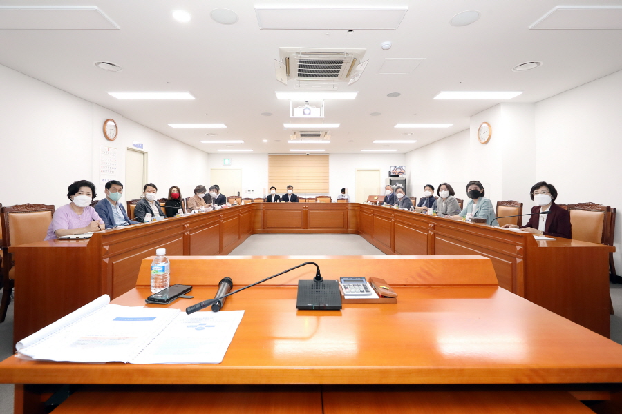 '구로구의회, 부패방지교육 및 이해충돌방지교육' 게시글의 사진(3) '크기변환_김영곤,이명숙,곽노혁,노경숙,홍용민,변정열,정대근,김철수_민,김용권,양명희,방은경,최태영,김철수_국,전미숙,김미주 (1).JPG'