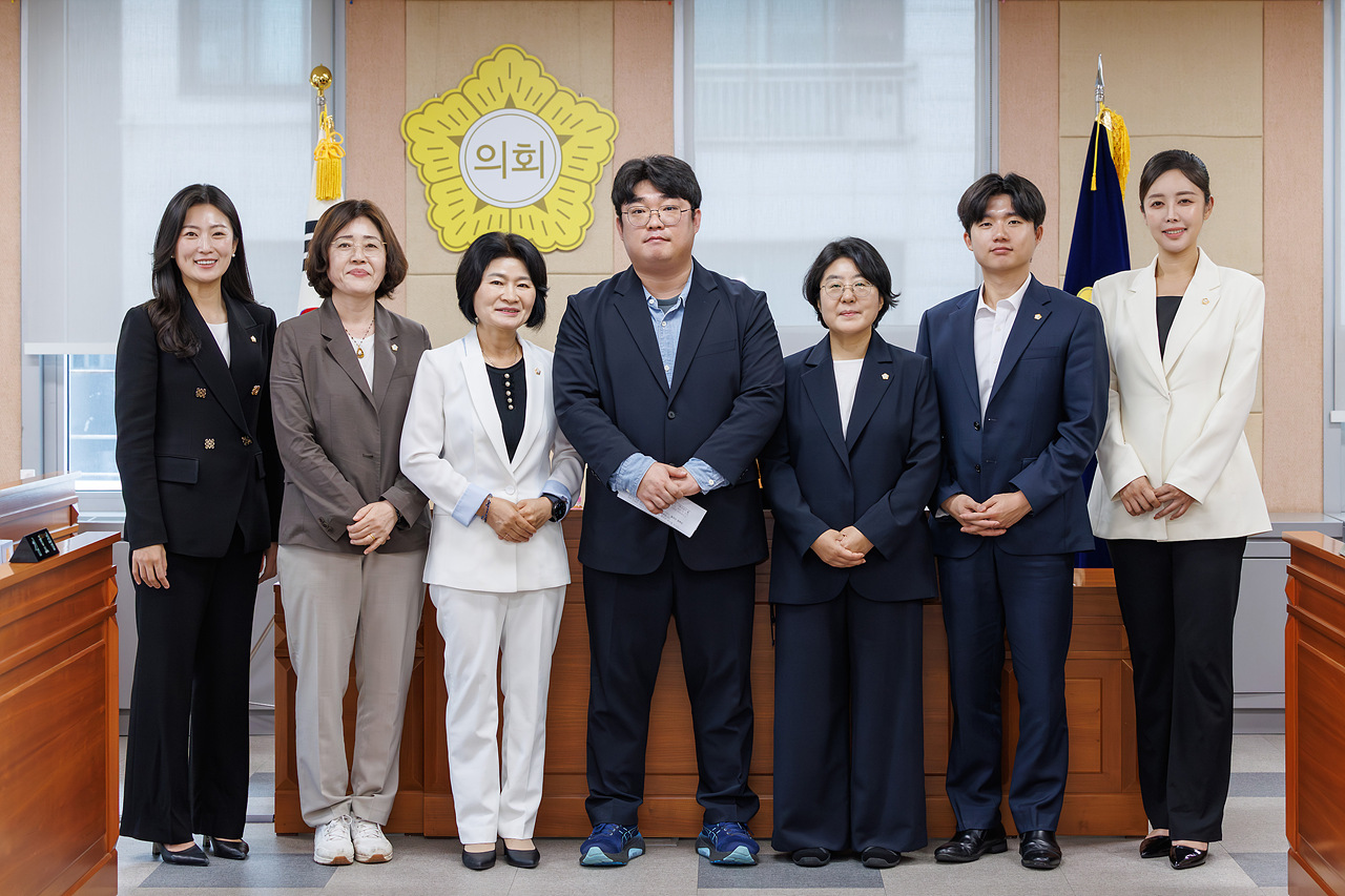 '제348회 구로구의회 임시회 안전관리특별위원회 위원장 및 부위원장 선출의 건' 게시글의 사진(2) '02.jpg'