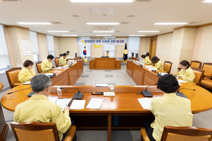 '안전관리특별위원회 보고회 개최' 게시글의 사진(2) '크기변환_변정열,김철수_국,홍용민,방은경,양명희,전미숙,김미주 (2).JPG'