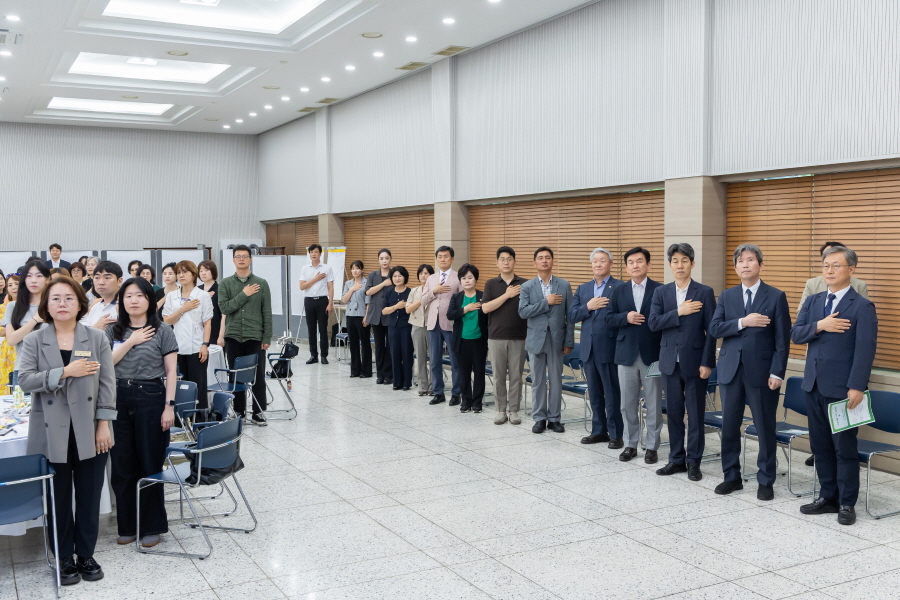 '2027의제발굴 주민 대공론장' 게시글의 사진(2) '[크기변환]김철수_민,조미향,김철수_국,이근미,김효림,김현지,이인영,윤건영,장성호.JPG'