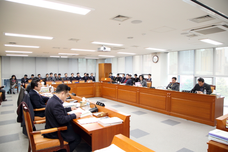 '예산결산특별위원회 일반(특별)회계 및 기금운용계획안 종합심사' 게시글의 사진(10) '크기변환_윤수찬,박칠성,최숙자,박종현,정대근,박동웅.JPG'