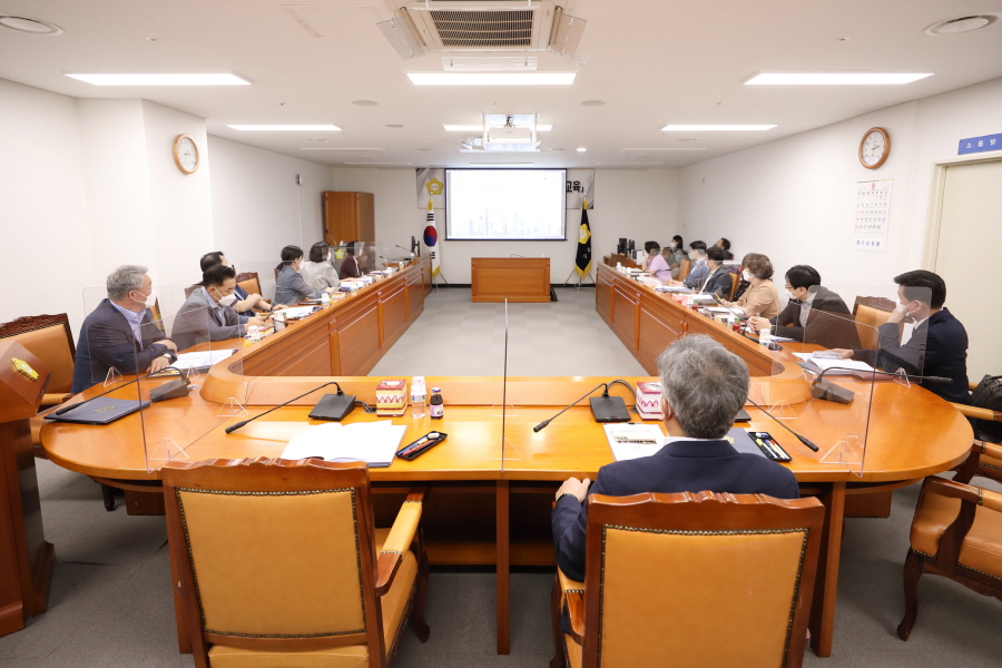 '구로구의회, 부패방지교육 및 이해충돌방지교육' 게시글의 사진(4) '크기변환_김영곤,이명숙,곽노혁,노경숙,홍용민,변정열,정대근,김철수_민,김용권,양명희,방은경,최태영,김철수_국,전미숙,김미주 (2).JPG'