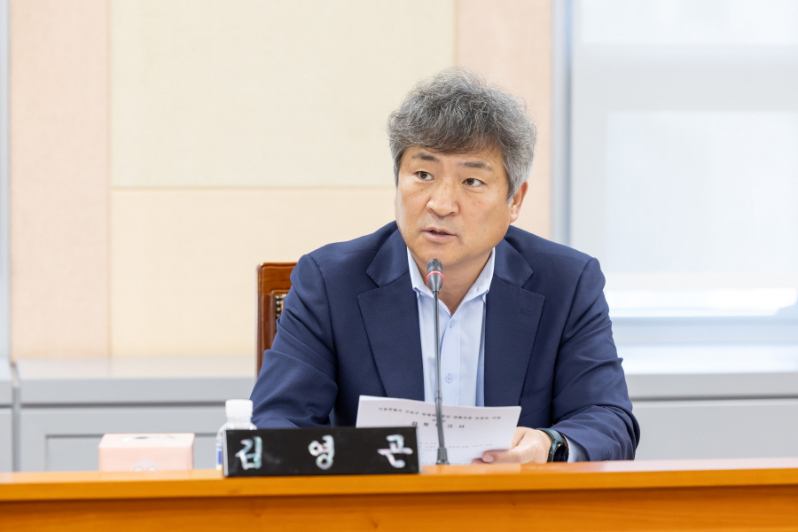 '제320회 구로구의회 임시회 회기중 복지건설위원회 안건심사' 게시글의 사진(5) '크기변환_김영곤 (8).JPG'