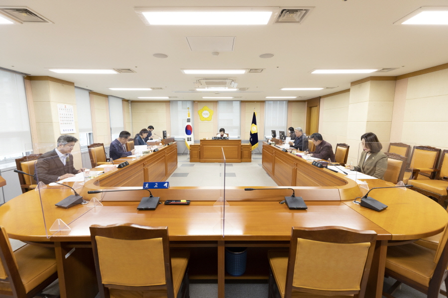 '제315회 구로구의회 임시회 폐회중 운영위원회 회의' 게시글의 사진(9) '크기변환_이명숙,김미주,정대근,김영곤,김철수_민,김철수_국,전미숙 (5) - 복사본.JPG'