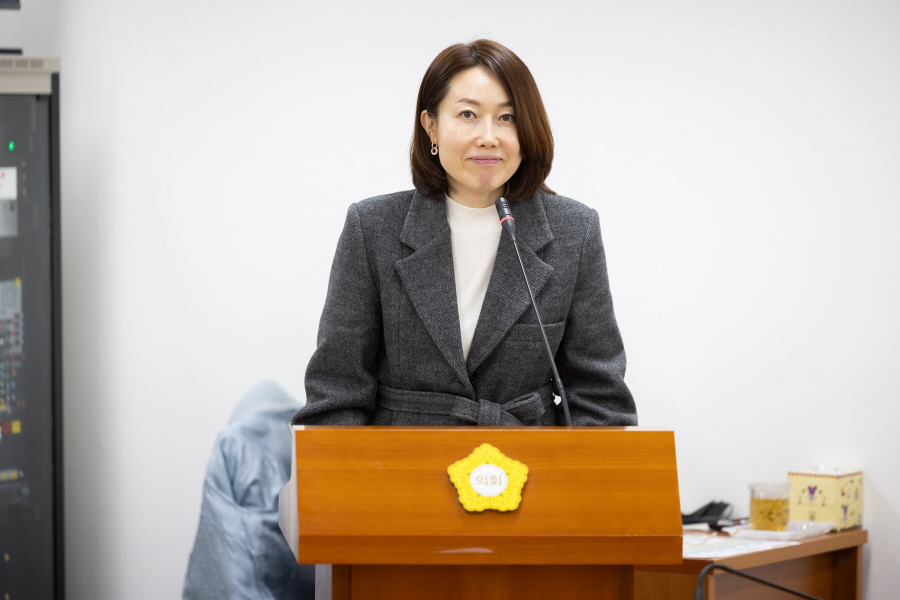 '제332회 구로구의회 정례회 회기중 행정기획위원회 안건심사' 게시글의 사진(13) '크기변환_전미숙 (9).JPG'