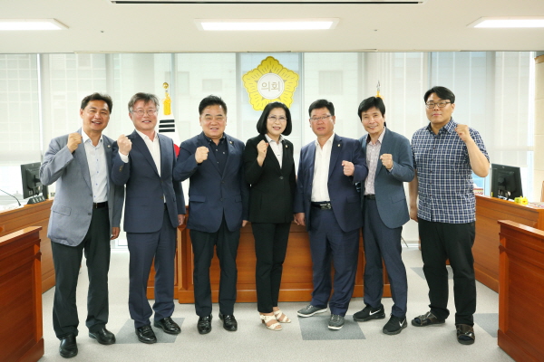 '운영위원회회의' 게시글의 사진(3) '크기변환_최숙자,정대근,박칠성,박종현,이호대,박평길,김희서 (1).JPG'