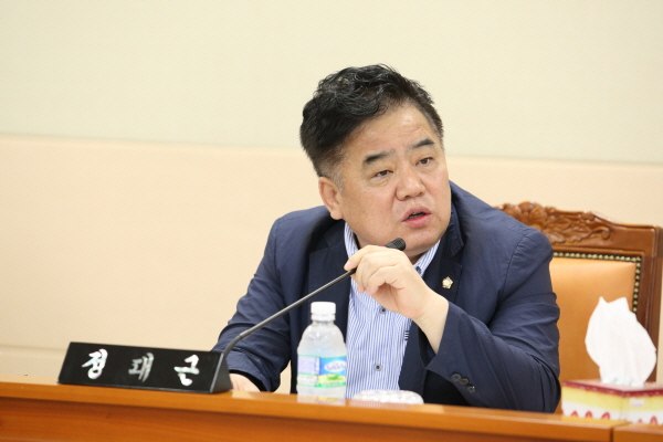 '예산결산특별위원회 추가경정 예산안심사 ' 게시글의 사진(7) '크기변환_정대근 (2).JPG'