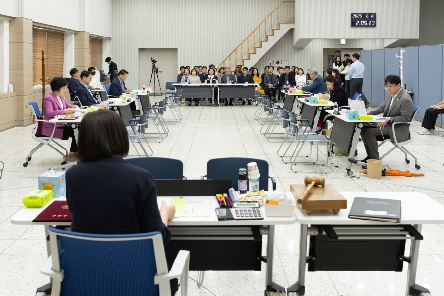 '제336회 구로구의회 정례회 회기중 복지건설위원회 행정사무감사' 게시글의 사진(2) '[크기변환]복지 (3).JPG'