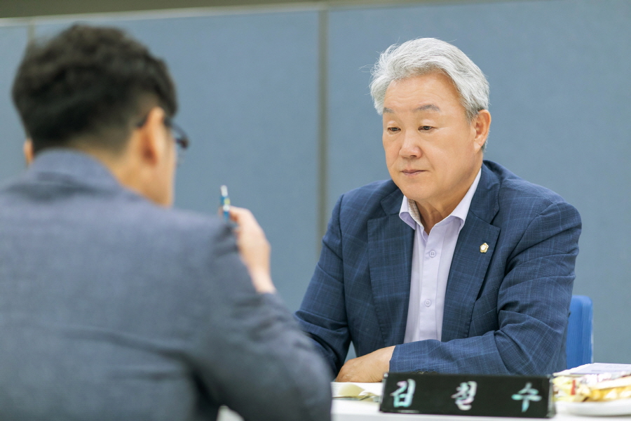 '제336회 구로구의회 정례회 회기중 복지건설위원회 행정사무감사' 게시글의 사진(6) '[크기변환]김철수_민 (25).jpg'