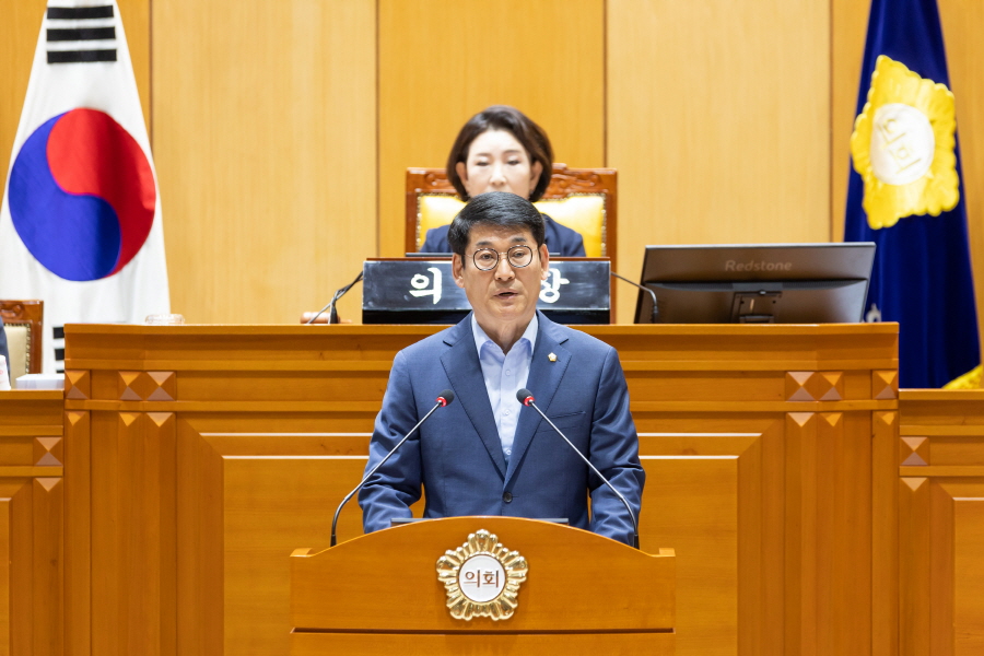 '제318회 구로구의회 정례회 제2차 본회의' 게시글의 사진(6) '크기변환_곽노혁 (2).JPG'
