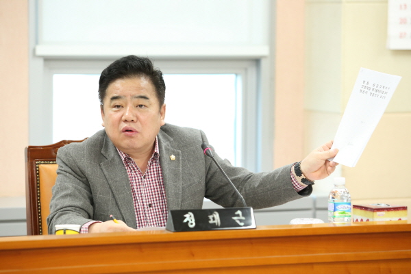 '자원순환센터 행정사무조사위원회 강평' 게시글의 사진(5) '크기변환_정대근 (2).JPG'