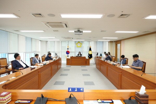'운영위원회회의' 게시글의 사진(9) '크기변환_최숙자,정대근,박칠성,박종현,이호대,박평길,김희서.JPG'