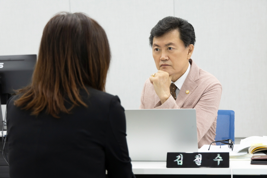 '제336회 구로구의회 정례회 회기중 행정기획위원회 행정사무감사' 게시글의 사진(7) '[크기변환]김철수_국 (14).JPG'