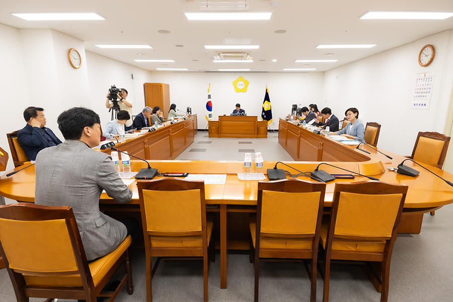 '제326회 구로구의회 정례회 회기중 행정기획위원회 안건심사' 게시글의 사진(1) '전체 (2).jpg'