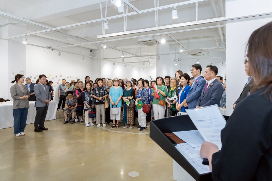 '서울시구로구 재가노인복지기관 시니어 작가 전시회' 게시글의 사진(10) '[크기변환]정대근,최태영,김용권,노경숙,곽노혁,전미숙 (3).JPG'