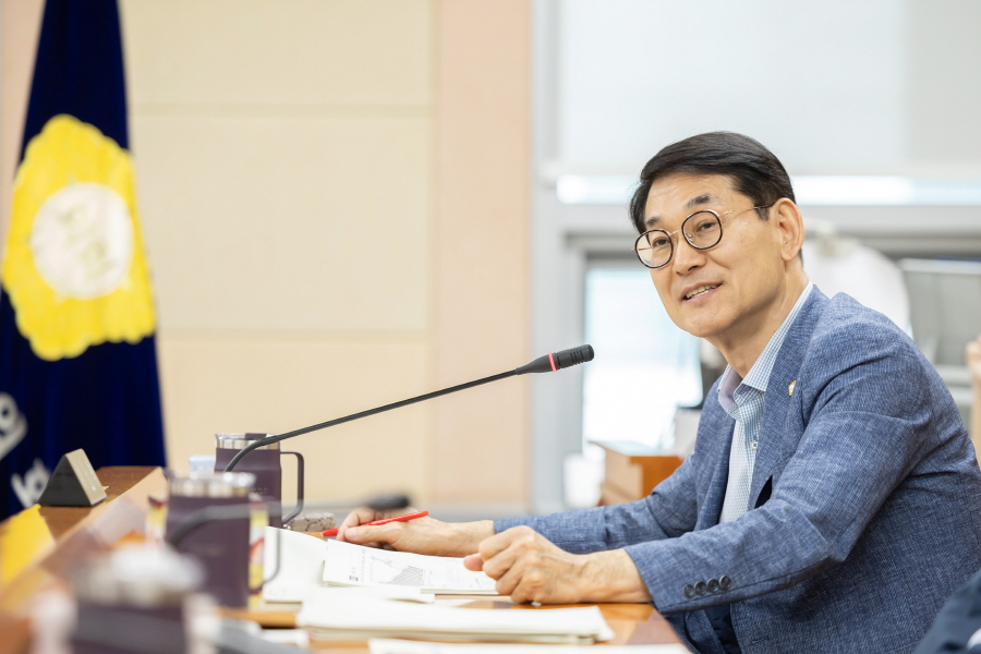 '제330회 구로구의회 임시회 회기중 복지건설위원회 안건심사' 게시글의 사진(7) '크기변환_곽노혁 (15).JPG'