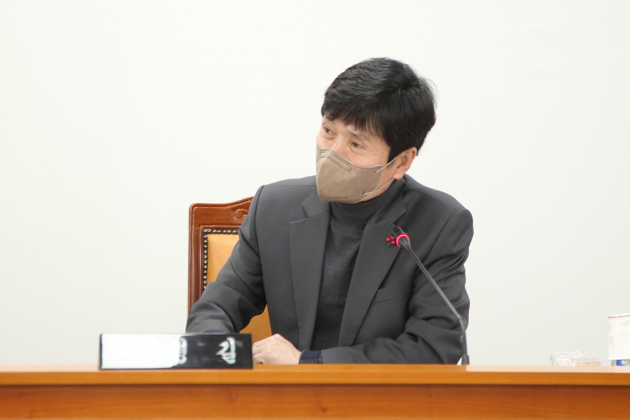 '제305회 구로구의회 정례회 회기중 행정기획위원회 안건심사' 게시글의 사진(6) '박평길 (2).JPG'