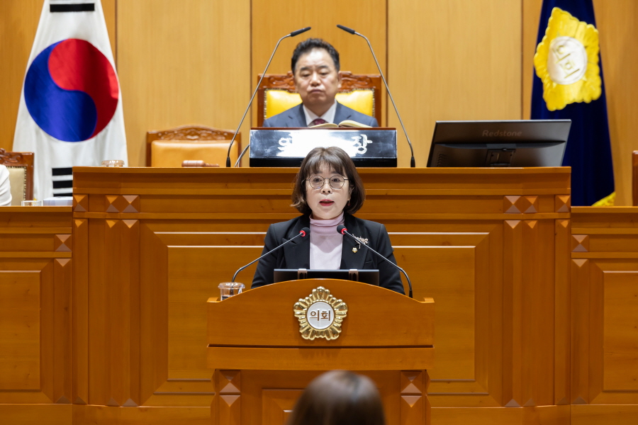 '제333회 구로구의회 임시회 제1차 본회의' 게시글의 사진(7) '[크기변환]방은경 (3).JPG'