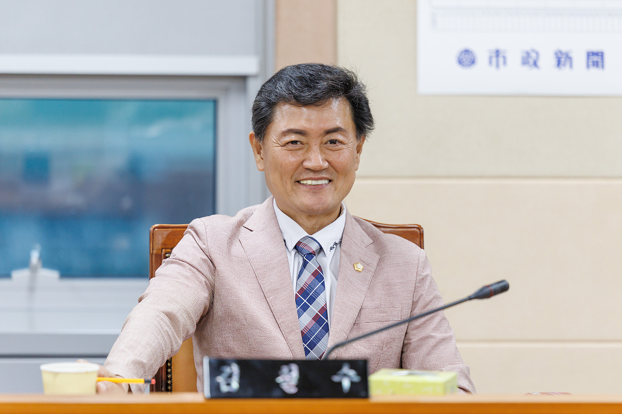 '제374회 임시회 폐회중 제1차 운영위원회 회의' 게시글의 사진(5) '05.jpg'