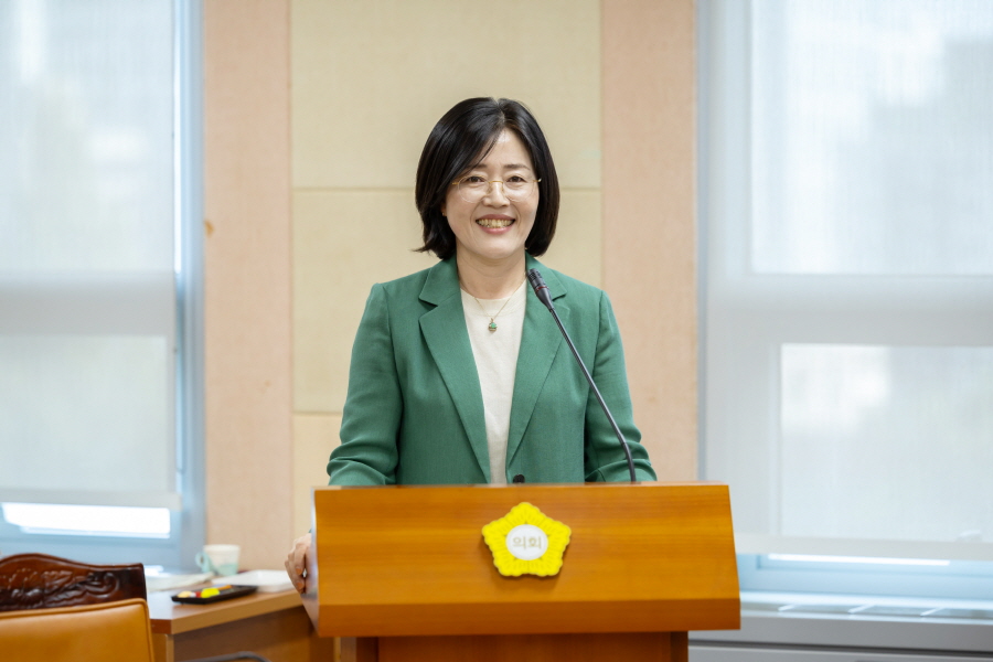 '제330회 구로구의회 임시회 회기중 복지건설위원회 안건심사' 게시글의 사진(3) '크기변환_최태영 (8).JPG'