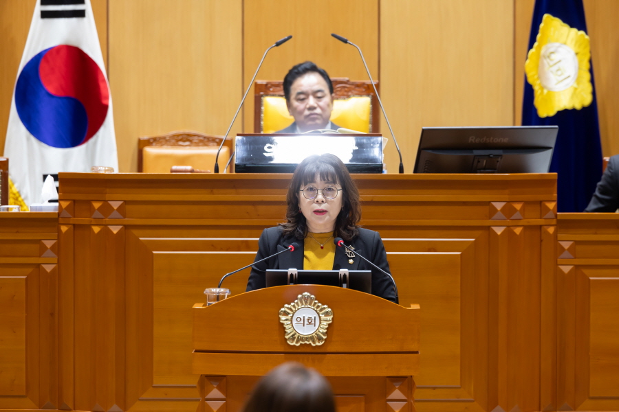 '제332회 구로구의회 정례회 제5차 본회의' 게시글의 사진(4) '크기변환_방은경 (5).JPG'