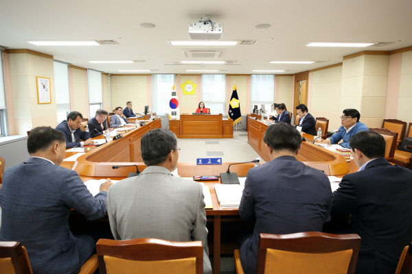 '예산결산특별위원회 추가경정 예산안심사 ' 게시글의 사진(2) '크기변환_박종여,박칠성,이호대,윤수찬,정대근,박동웅,김희서 (1).JPG'