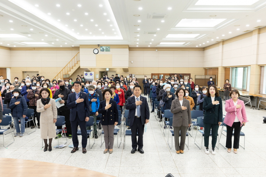 '제10기 일소일소 어르신문화대학 개강식' 게시글의 사진(1) '크기변환_곽윤희,곽노혁,노경숙,변정열,방은경,최태영,전미숙 (2).JPG'