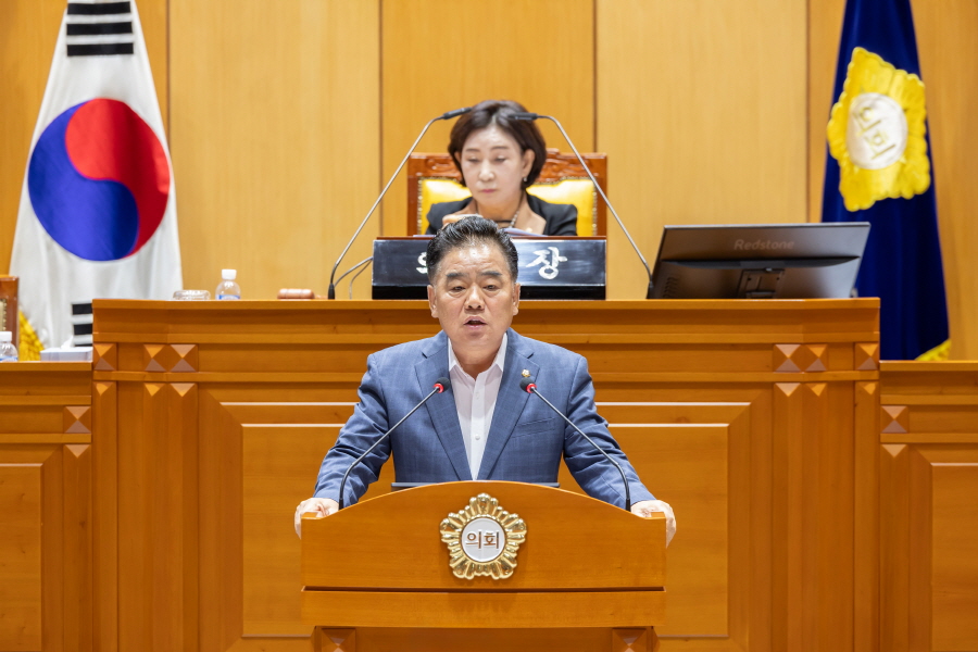 '제320회 구로구의회 임시회 제1차 본회의' 게시글의 사진(7) '크기변환_정대근 (1).JPG'