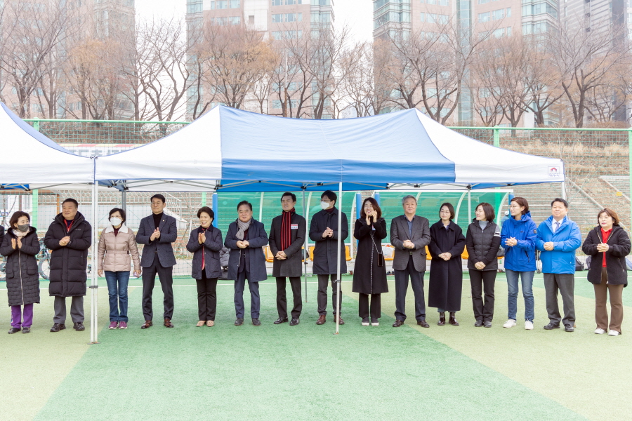 '2023년 구로구축구협회 시무식' 게시글의 사진(2) '크기변환_곽윤희,이명숙,곽노혁,노경숙,홍용민,변정열,정대근,양명희,김철수_민,방은경,최태영,김철수_국,전미숙,김미주 (4).jpg'