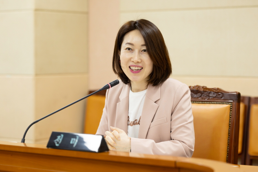 '제324회 구로구의회 임시회 폐회중 운영위원회 회의' 게시글의 사진(7) '크기변환_전미숙 (3).JPG'