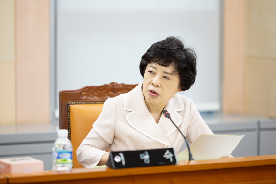 '제329회 구로구의회 임시회 회기중 복지건설위원회 추경예산안 예비심사' 게시글의 사진(5) '크기변환_이명숙 (2).JPG'