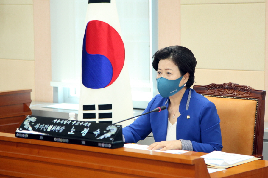 '2022년 행정사무감사 강평 및 총평' 게시글의 사진(8) '크기변환_노경숙 (4).JPG'