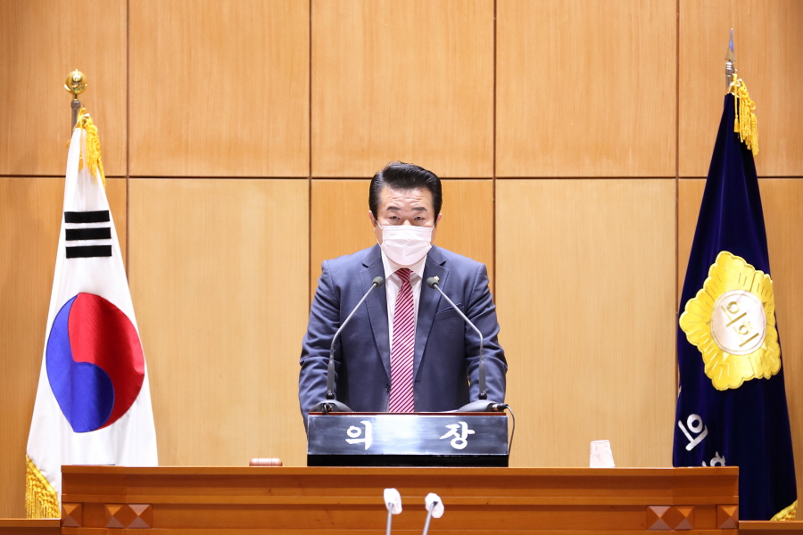 '제305회 구로구의회 정례회 제3차 본회의 구정질문(일반분야_복지건설위원회 소관)' 게시글의 사진(2) '박동웅 (2).JPG'