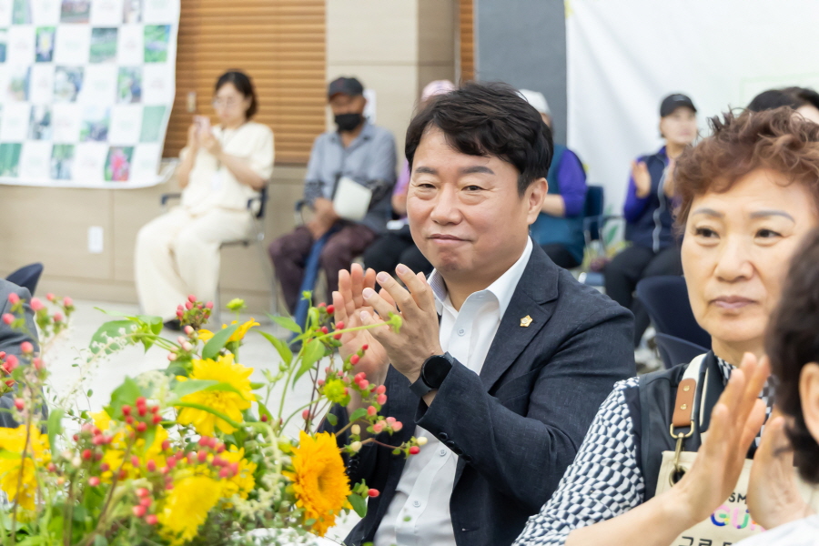 '제4기 구로마을정원사 양성과정 수료식' 게시글의 사진(4) '[크기변환]김용권 (9).JPG'