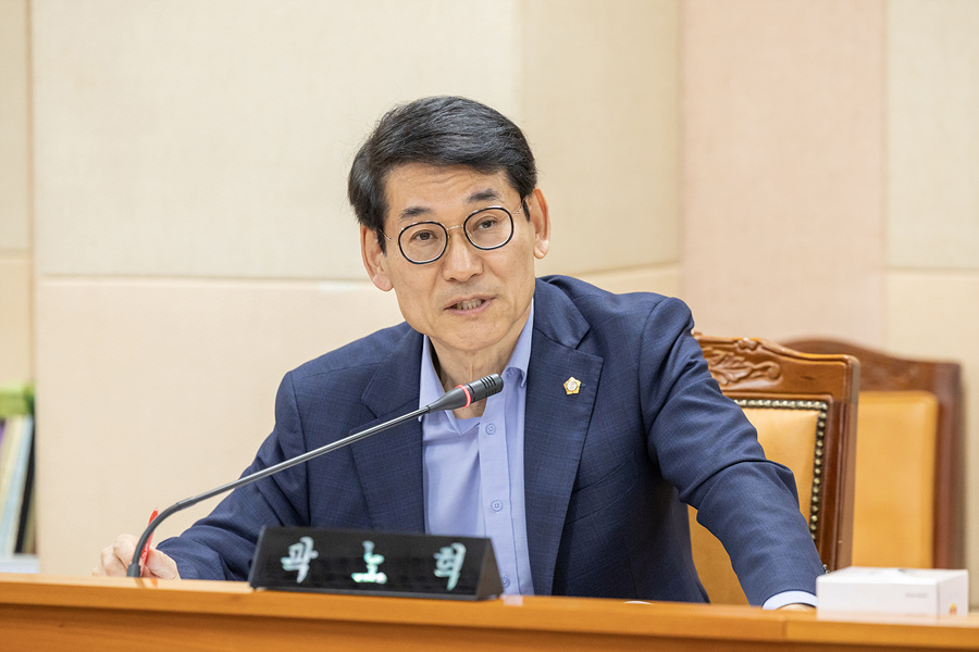 '제331회 구로구의회 임시회 회기중 복지건설위원회 2025년 주요업무계획 보고' 게시글의 사진(8) '08.jpg'