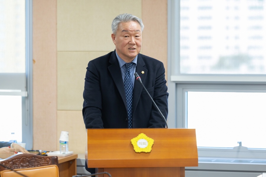 '제333회 구로구의회 임시회 회기중 복지건설위원회 안건심사' 게시글의 사진(7) '[크기변환]김철수_민 (14).JPG'