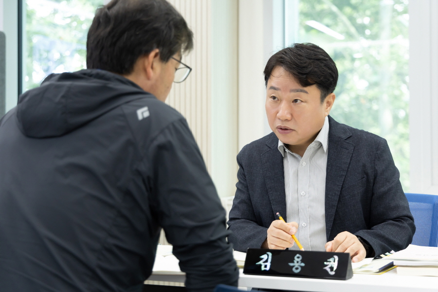 '제336회 구로구의회 정례회 회기중 행정기획위원회 행정사무감사' 게시글의 사진(8) '[크기변환]김용권 (4).JPG'