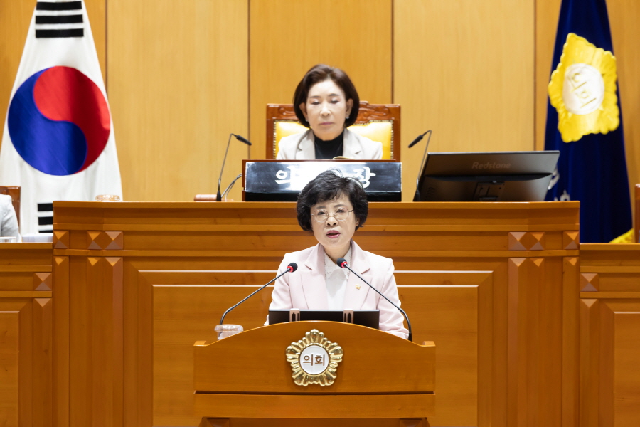 '제326회 구로구의회 정례회 제1차 본회의' 게시글의 사진(4) '크기변환_이명숙 (1).JPG'