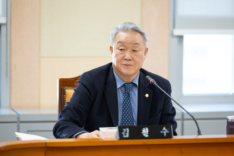 '제333회 구로구의회 임시회 회기중 복지건설위원회 안건심사' 게시글의 사진(6) '[크기변환]김철수_민 (4).JPG'