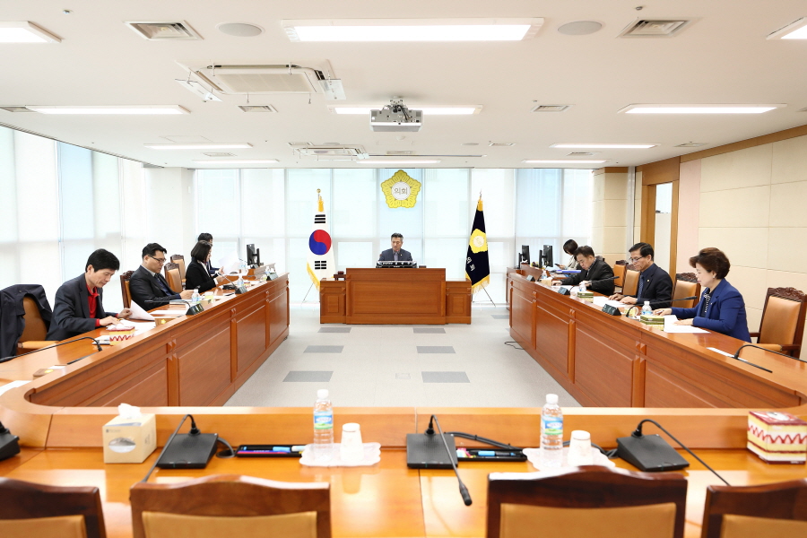 '제281회 구로구의회 페회중 운영위원회회의' 게시글의 사진(1) '김영곤,박종여,박평길,정대근,김희서,정형주,노경숙 (2).JPG'