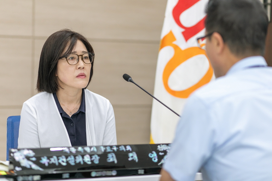 '제336회 구로구의회 정례회 회기중 복지건설위원회 행정사무감사' 게시글의 사진(3) '[크기변환]최태영 (39).jpg'