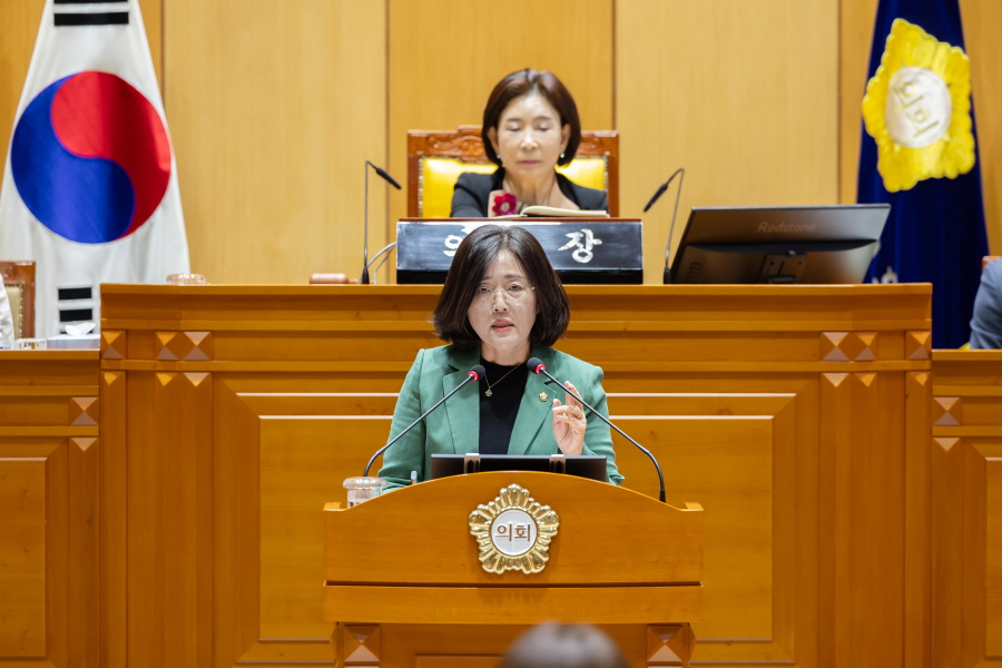 '제326회 구로구의회 정례회 제5차 본회의' 게시글의 사진(11) '크기변환_최태영 (1).JPG'
